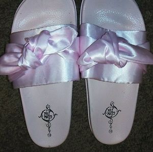 Sole mate pink bow shoes